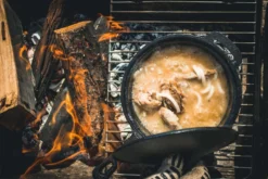 The Windmill BBQ Pan With Lid 2,5 Liter -The Bastard image 424