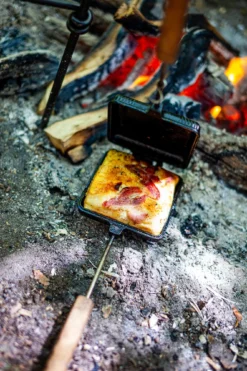 Valhal Outdoor Gietijzeren Dutch Oven Met Grill Deksel Ovaal 1 Liter